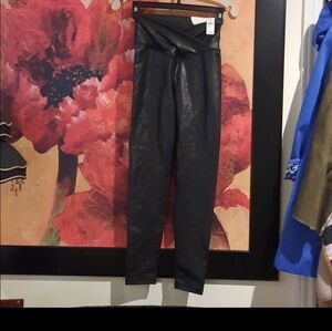 NWT BLACK STRETCH HI-RISE FAUX LEATHER LEGGINGS HOT🔥 CROSS OVER WAIST AERIE S